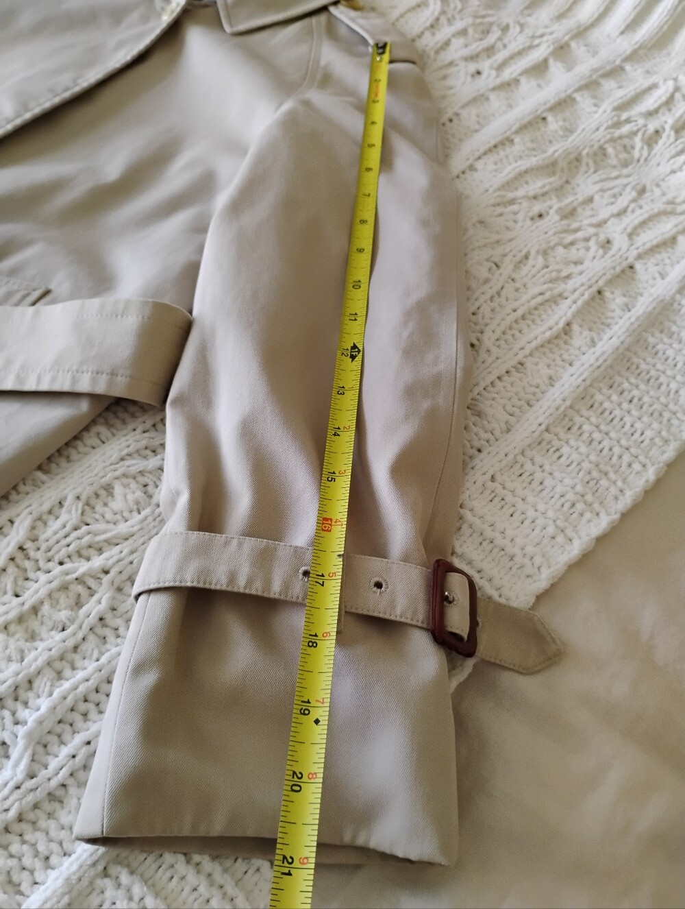 Vintage Burberry Cream/Tan Long Trench Coat with Signature Check Lining - Picture 14 of 14